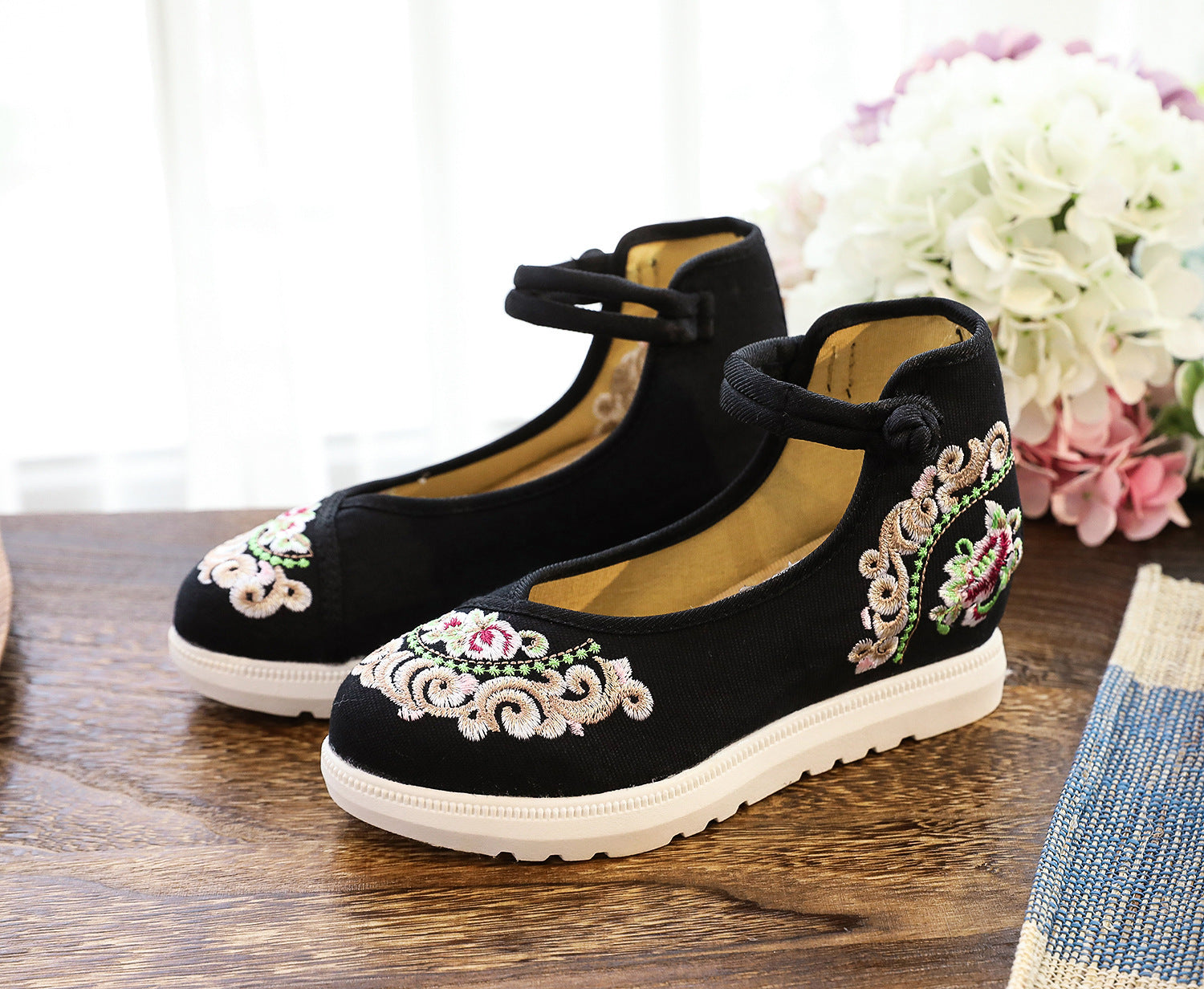 High Heel Canvas Embroidered Women's Shoes