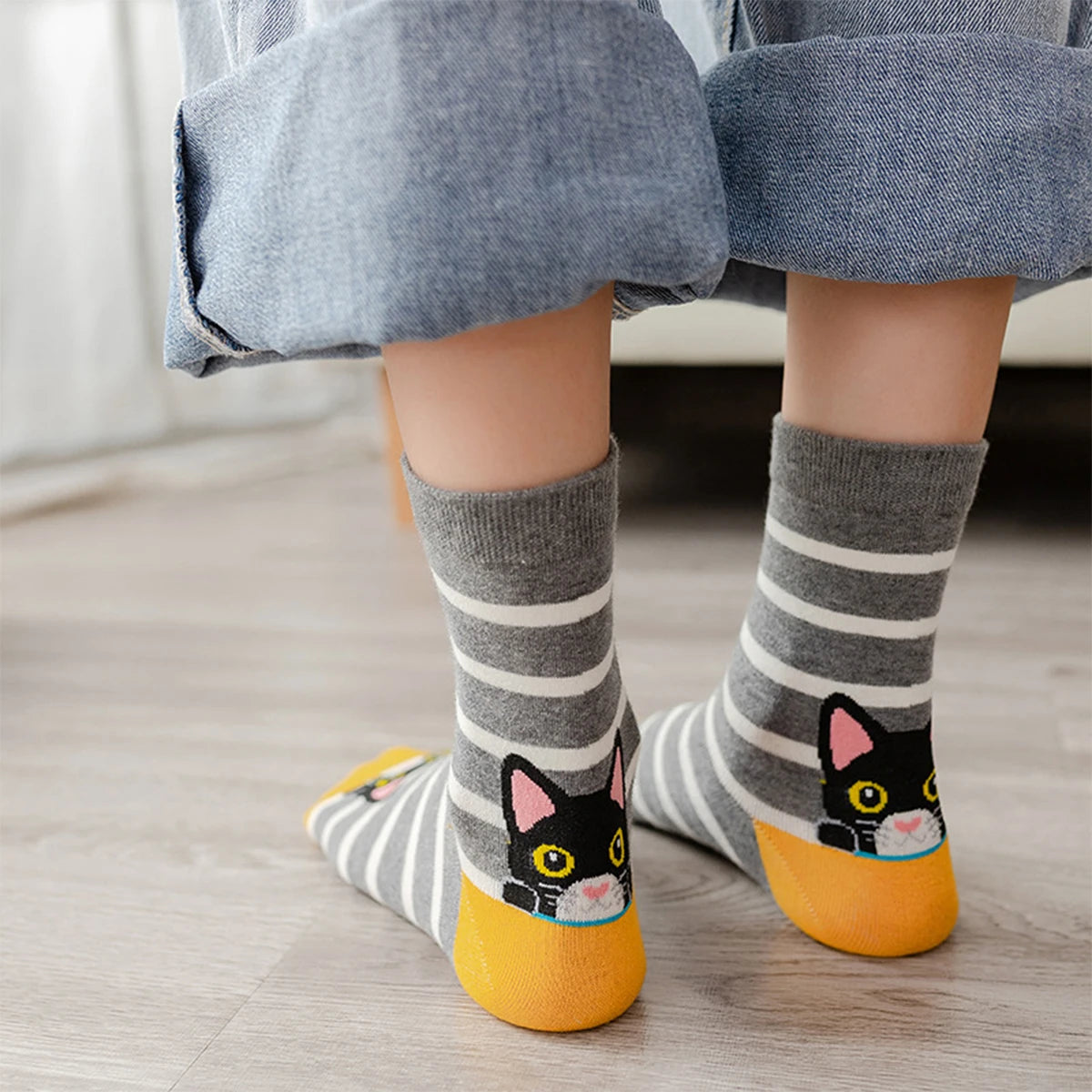 5 Pairs of Women's Crew Socks, Cat Patterns