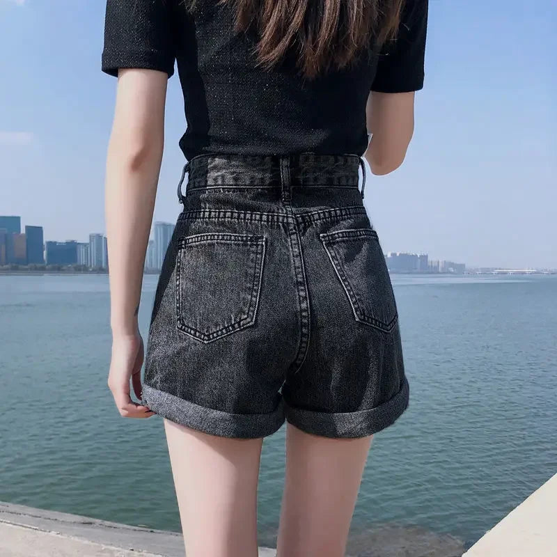 Women's Denim Shorts With Waist Pocket Design