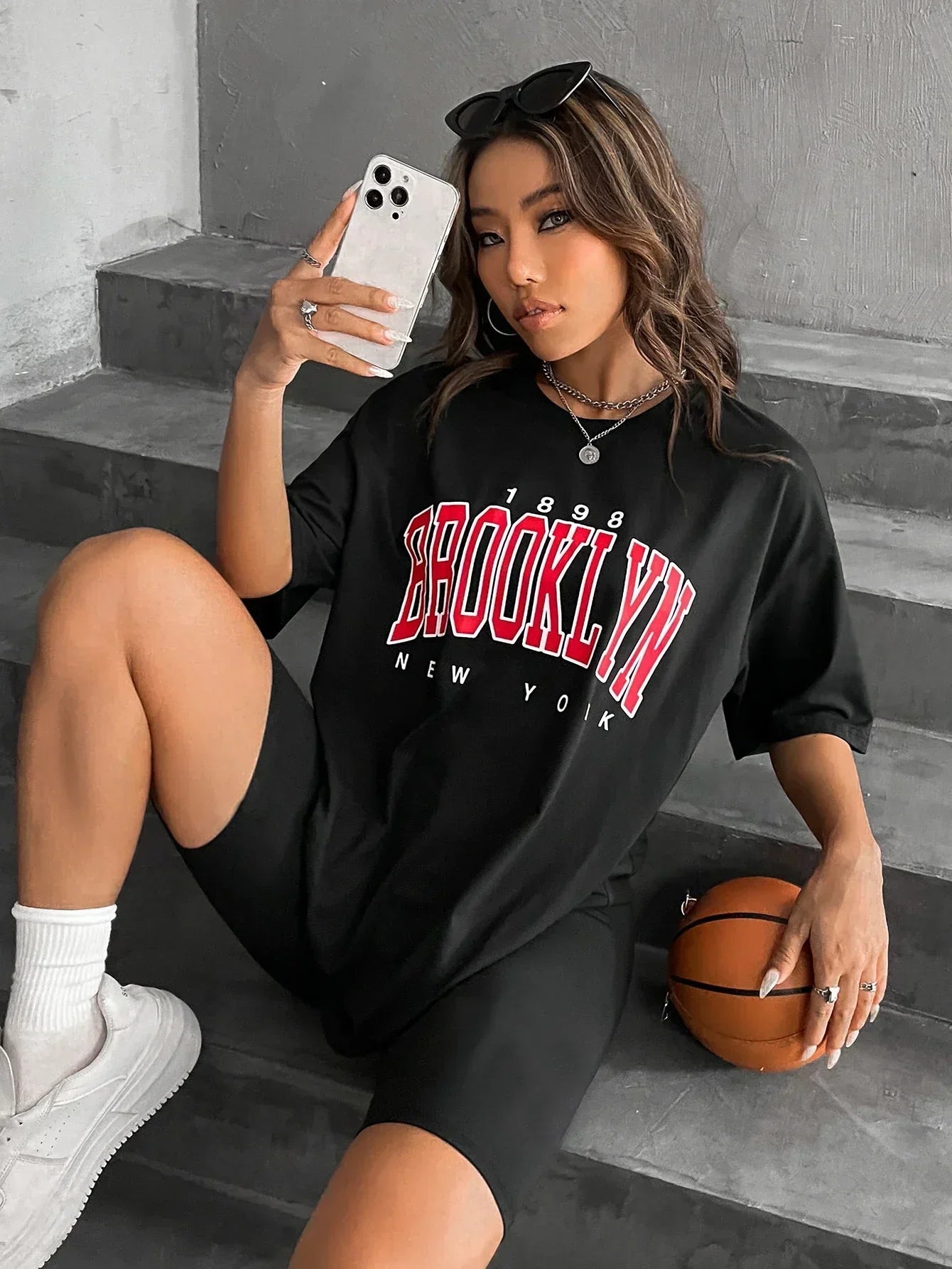 Vintage 1898 Brooklyn New York Womens T-Shirts Oversize