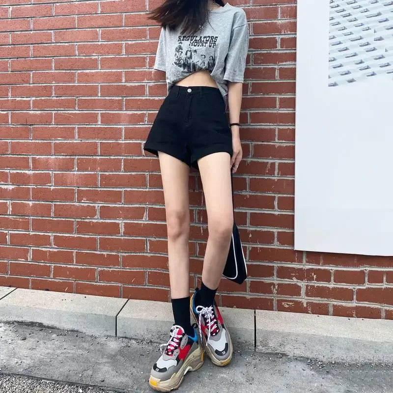 Women's Denim Shorts With Waist Pocket Design