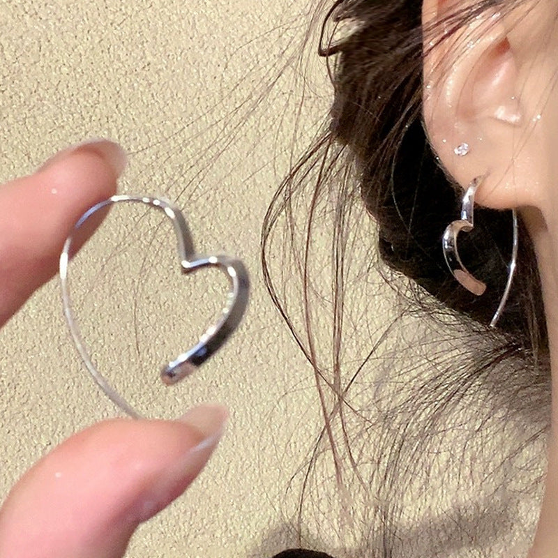 Different styles of earring for women