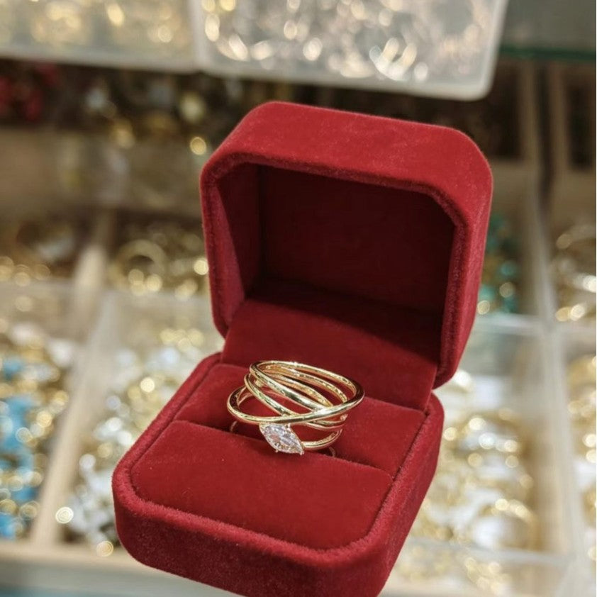 Women's Large Water-drop-shaped Sparkling Zircon Ring
