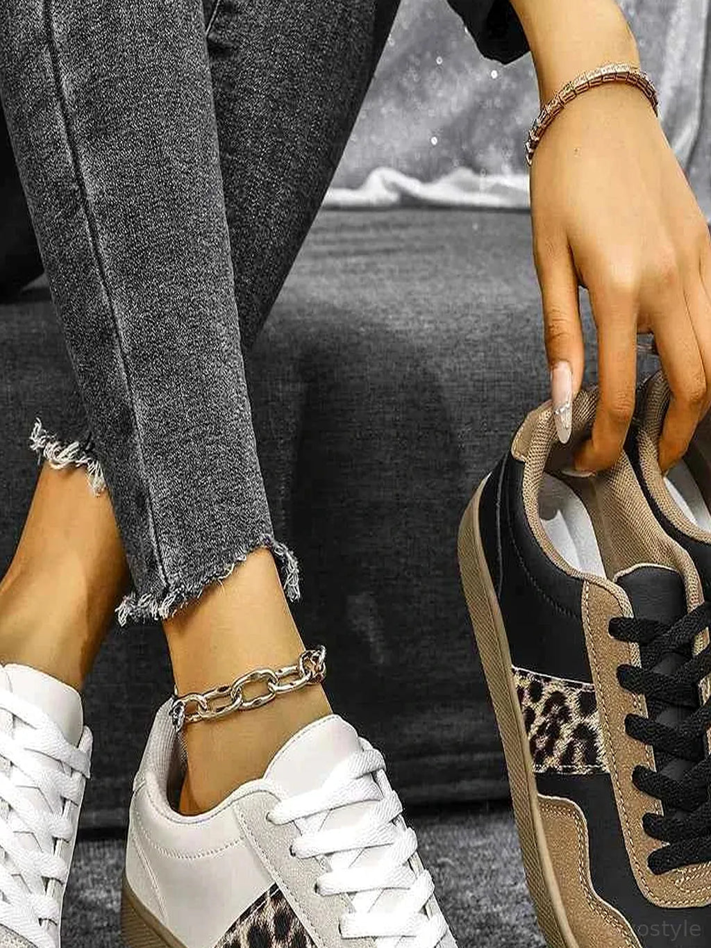 Stylish Leopard Print Lace-Up Sneakers with Round Toe